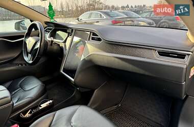 Лифтбек Tesla Model S 2013 в 