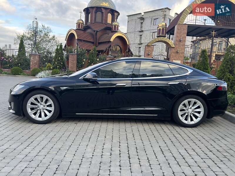 Лифтбек Tesla Model S 2016 в Черноморске