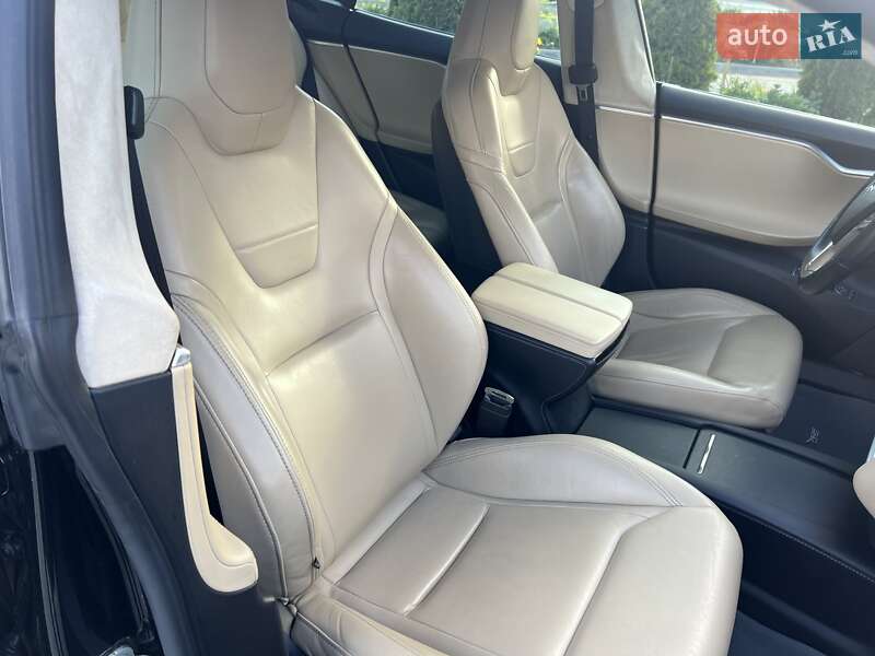 Лифтбек Tesla Model S 2016 в Черноморске
