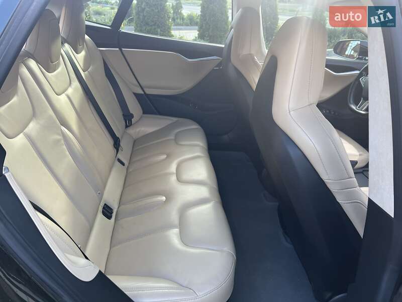 Лифтбек Tesla Model S 2016 в Черноморске