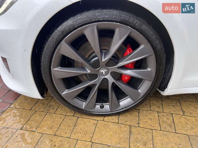 Ліфтбек Tesla Model S 2020 в Львові