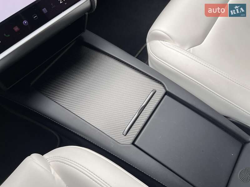 Ліфтбек Tesla Model S 2020 в Львові