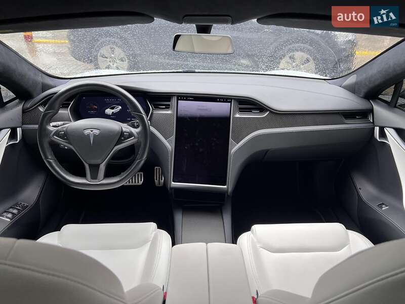Ліфтбек Tesla Model S 2020 в Львові