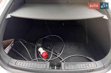 Лифтбек Tesla Model S 2020 в Львове