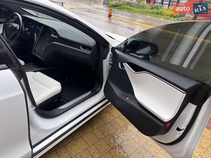 Ліфтбек Tesla Model S 2020 в Львові