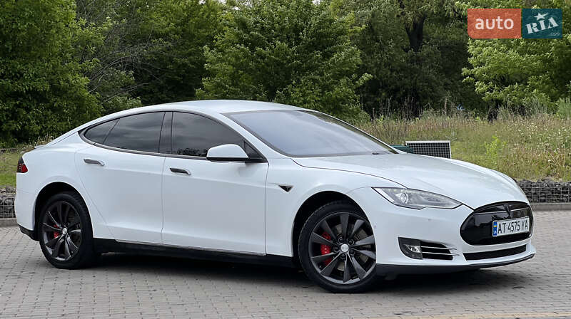 Лифтбек Tesla Model S 2014 в Ивано-Франковске