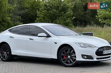 Лифтбек Tesla Model S 2014 в 