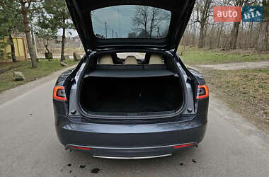 Лифтбек Tesla Model S 2015 в 