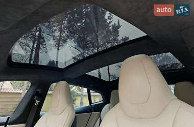 Лифтбек Tesla Model S 2015 в 
