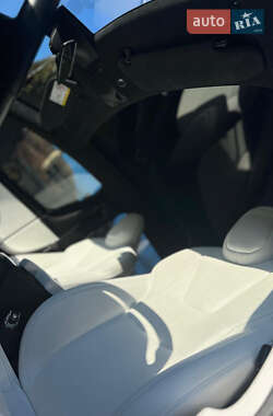 Лифтбек Tesla Model S 2020 в 