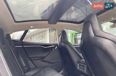 Лифтбек Tesla Model S 2014 в 