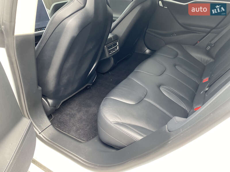 Лифтбек Tesla Model S 2014 в Кропивницком