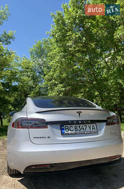 Лифтбек Tesla Model S 2017 в 