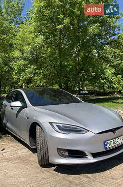 Лифтбек Tesla Model S 2017 в 