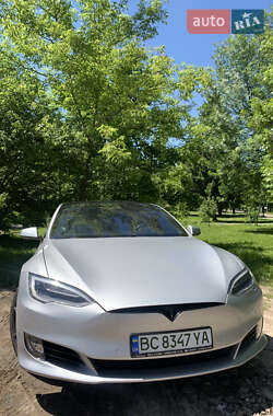 Лифтбек Tesla Model S 2017 в 