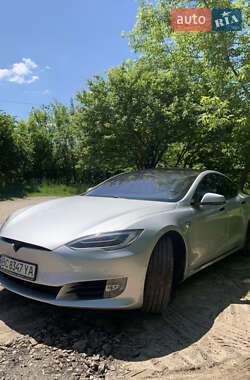 Лифтбек Tesla Model S 2017 в 