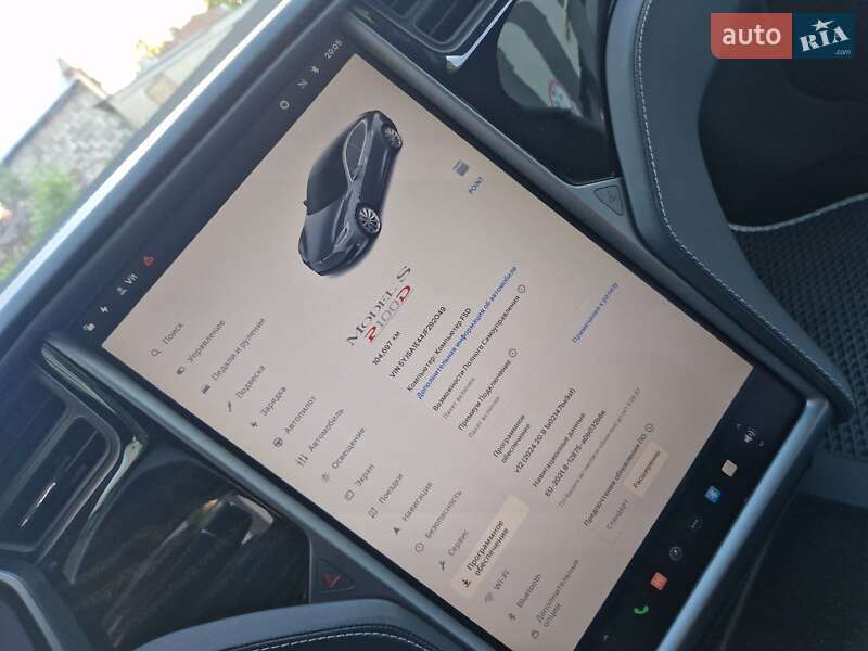 Лифтбек Tesla Model S 2018 в Львове