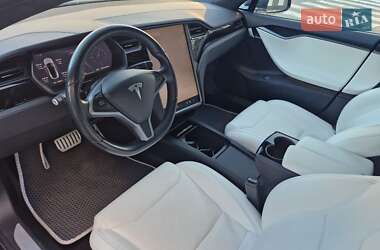 Лифтбек Tesla Model S 2018 в Львове