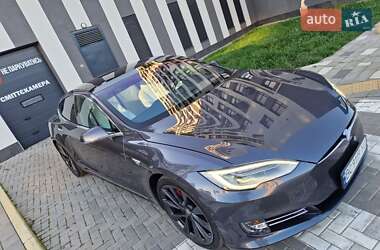 Лифтбек Tesla Model S 2018 в Львове