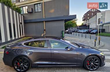 Лифтбек Tesla Model S 2018 в Львове
