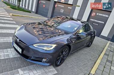 Лифтбек Tesla Model S 2018 в Львове