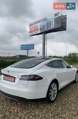 Лифтбек Tesla Model S 2015 в 