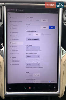 Лифтбек Tesla Model S 2015 в 