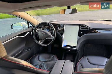Лифтбек Tesla Model S 2014 в 