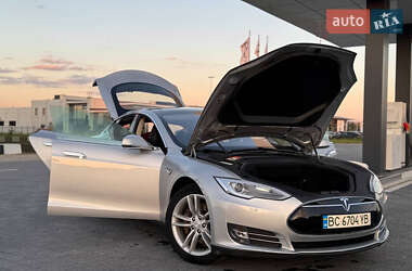 Лифтбек Tesla Model S 2014 в 