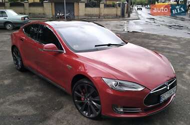 Лифтбек Tesla Model S 2015 в Львове