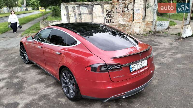 Лифтбек Tesla Model S 2015 в Львове фото 3 Лифтбек Tesla Model S 2015 в Львове