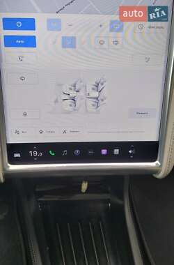 Ліфтбек Tesla Model S 2015 в 