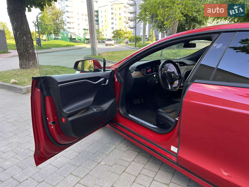 Лифтбек Tesla Model S 2020 в Ивано-Франковске