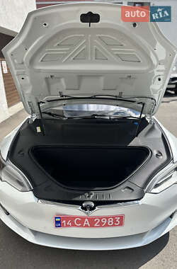 Лифтбек Tesla Model S 2016 в 