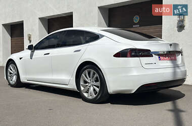 Лифтбек Tesla Model S 2016 в 