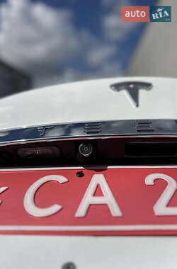 Лифтбек Tesla Model S 2016 в 