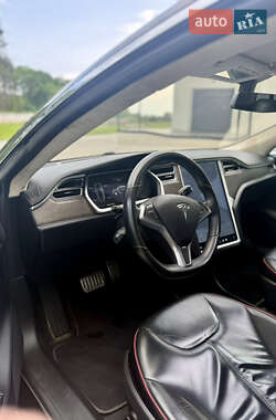 Лифтбек Tesla Model S 2014 в 