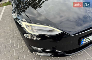 Лифтбек Tesla Model S 2018 в 