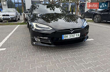 Лифтбек Tesla Model S 2018 в 
