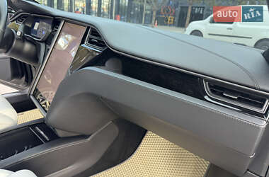 Лифтбек Tesla Model S 2018 в 