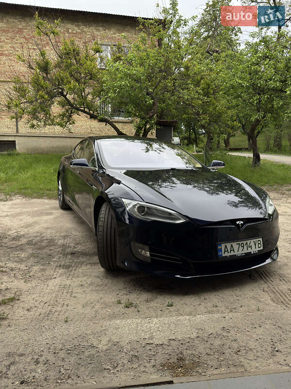 Tesla Model S 2014