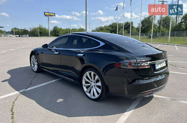 Ліфтбек Tesla Model S 2015 в 