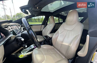 Ліфтбек Tesla Model S 2015 в 