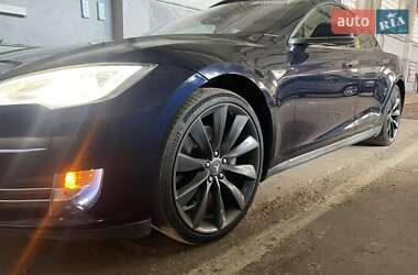 Ліфтбек Tesla Model S 2013 в 
