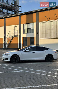 Лифтбек Tesla Model S 2013 в 