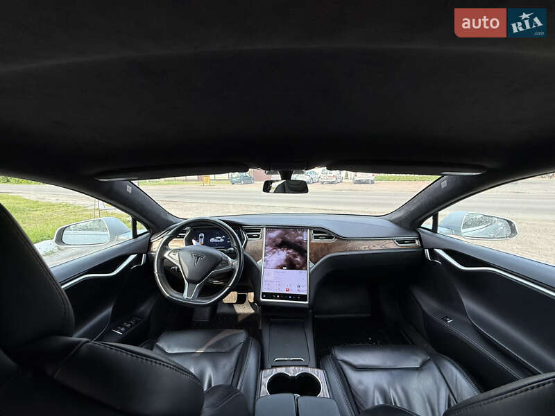 Ліфтбек Tesla Model S 2017 в Києві фото 28 Ліфтбек Tesla Model S 2017 в Києві