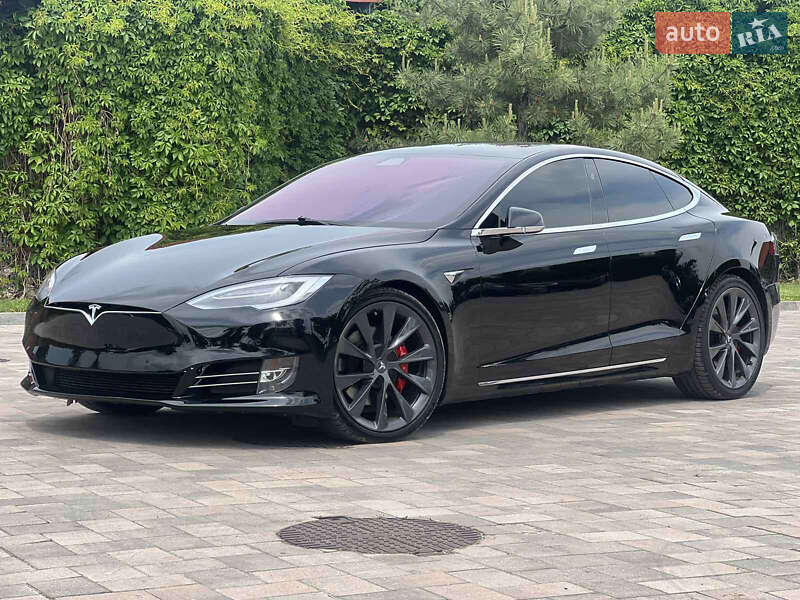 Лифтбек Tesla Model S 2019 в Ивано-Франковске