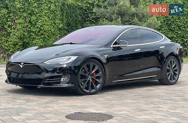 Лифтбек Tesla Model S 2019 в 