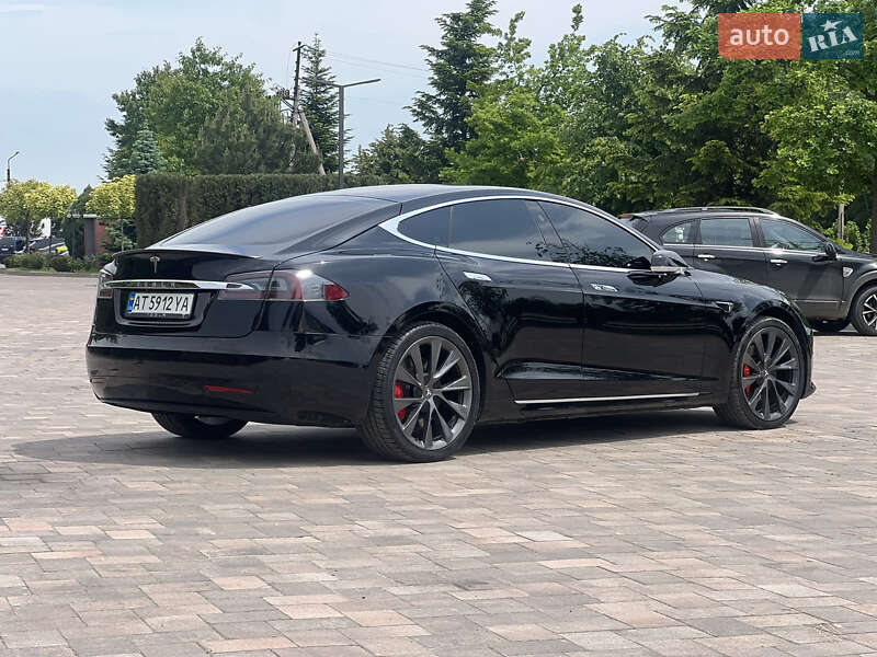 Лифтбек Tesla Model S 2019 в Ивано-Франковске
