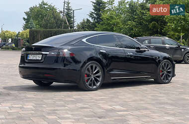 Лифтбек Tesla Model S 2019 в 